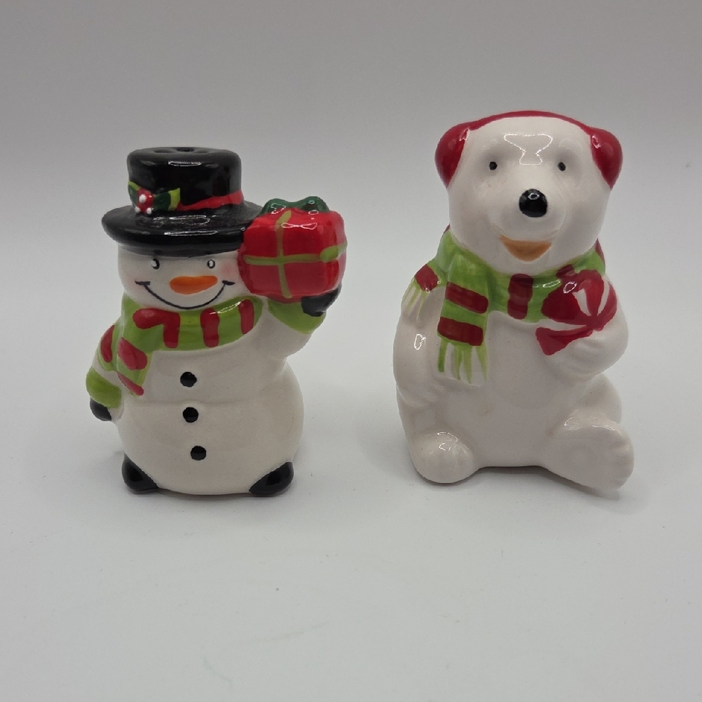 Salt And Pepper Shakers Snowman and Polar Bear
